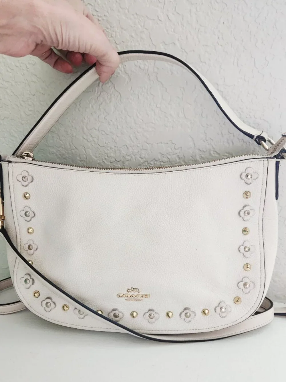 Euc Coach Floral Studded Chalk Leather Crossbody Bag PUrse